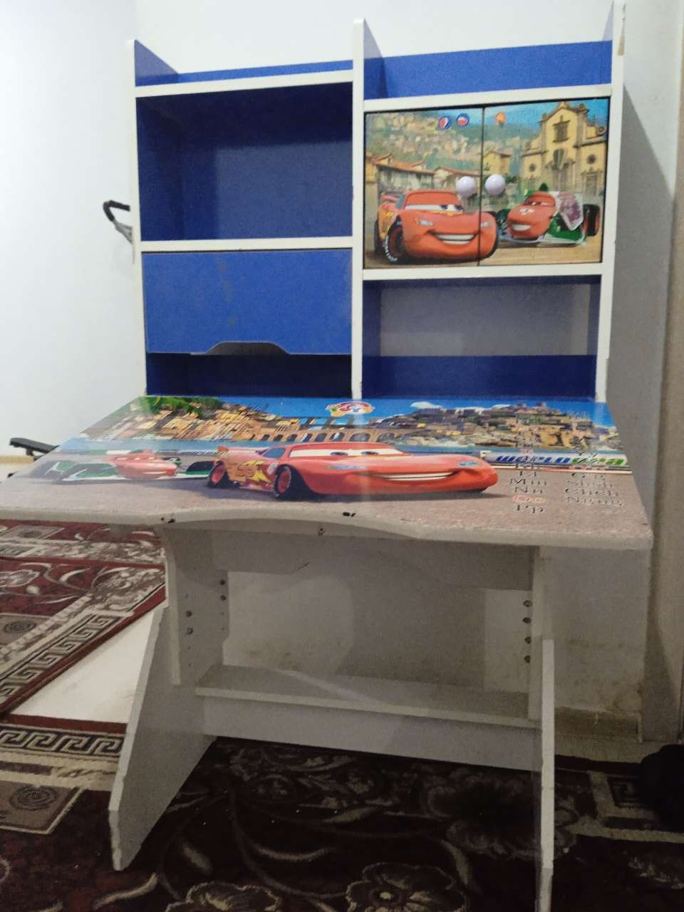 Детские письменный стол