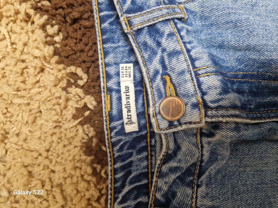 Blugi în stare perfectă