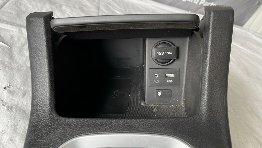 Средна конзола Hyundai i30 2017-