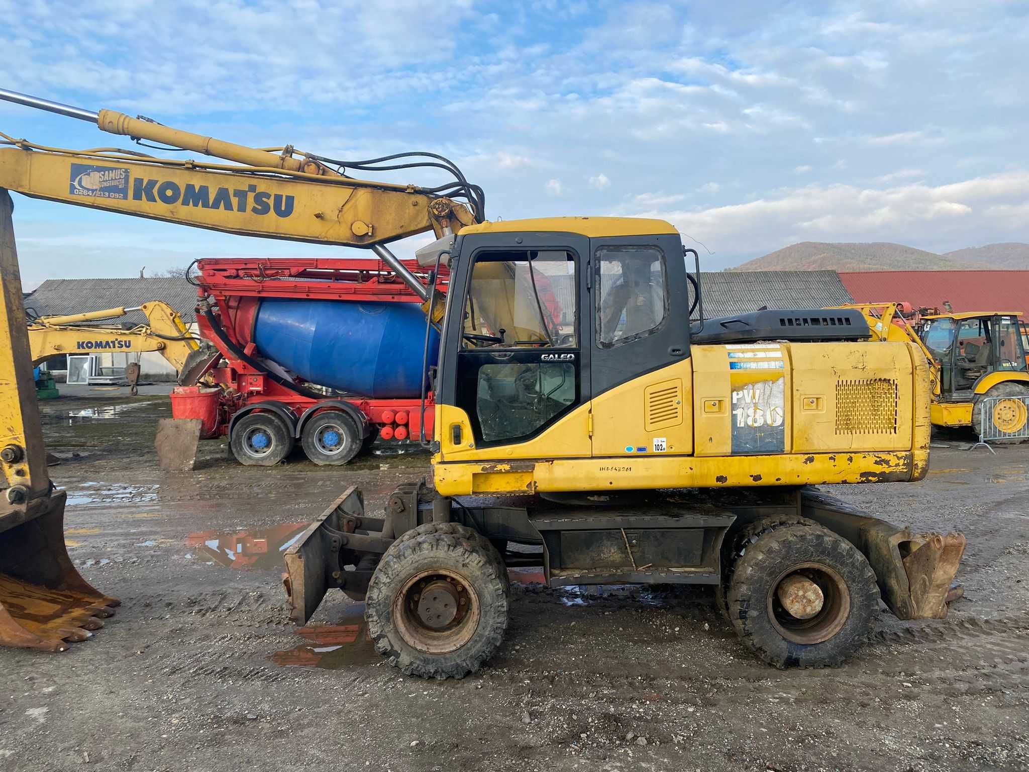 Dezmembrez excavator pe roti Komatsu PW 180 - 7K