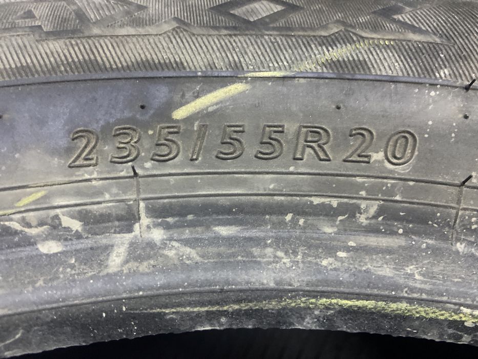 235/55/20.