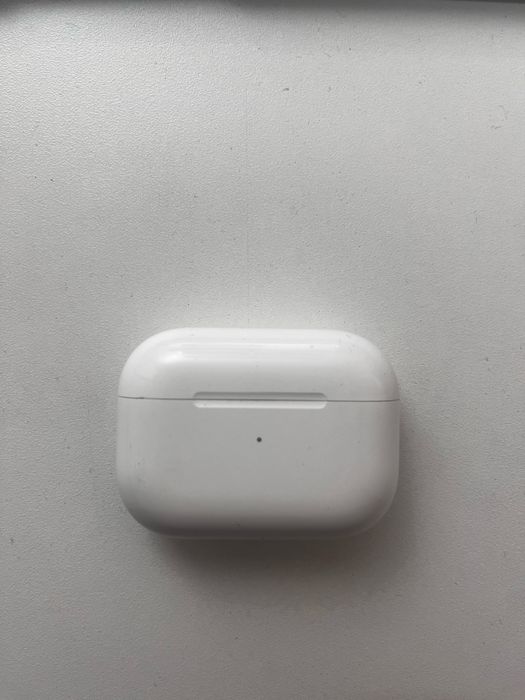 Оригинал AirPods Pro 2nd Generation.