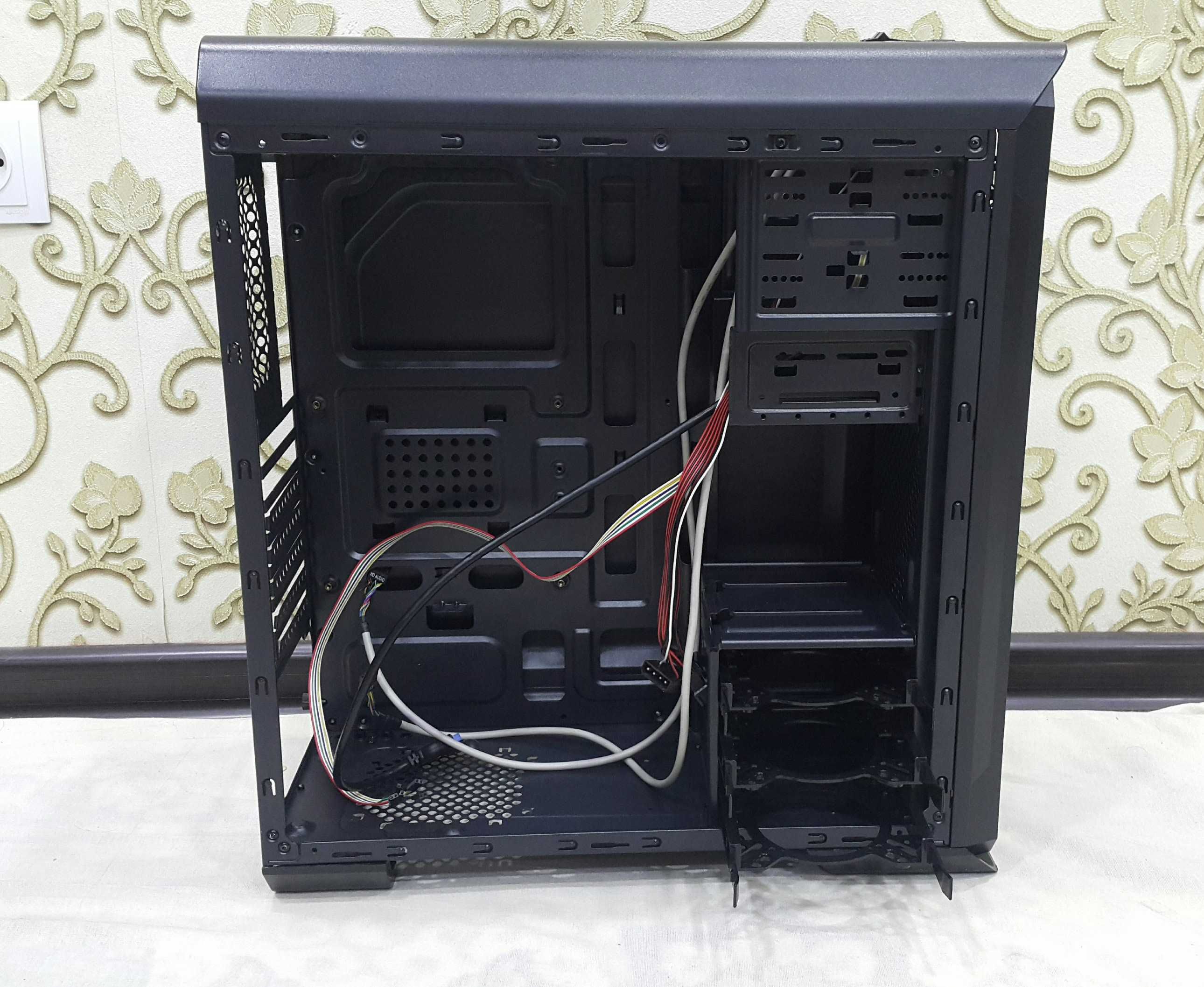 Пустой корпус AeroCool AERO 500 PGS