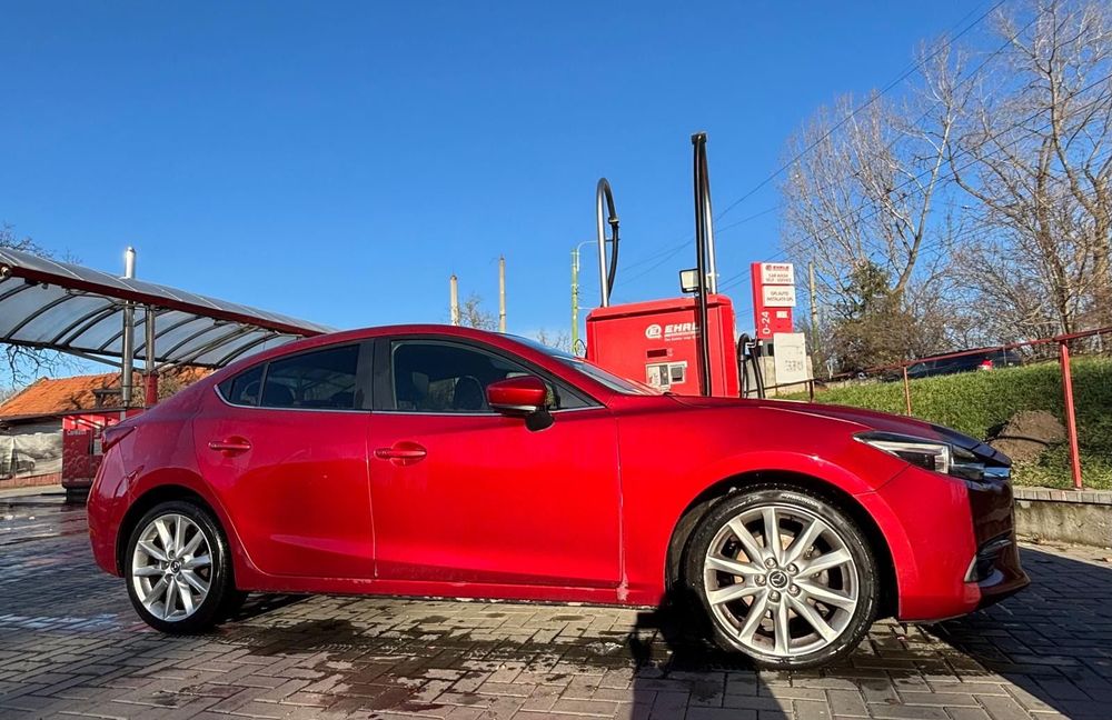 Mazda 3 Mazda 3 Sedan 2.0 G120 ,an 2017 – Red Crystal
