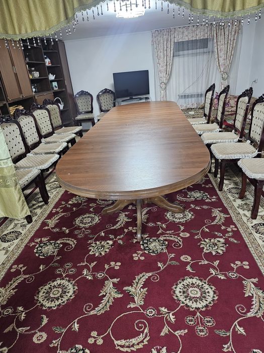 Продам стол раздвежной. Для зала