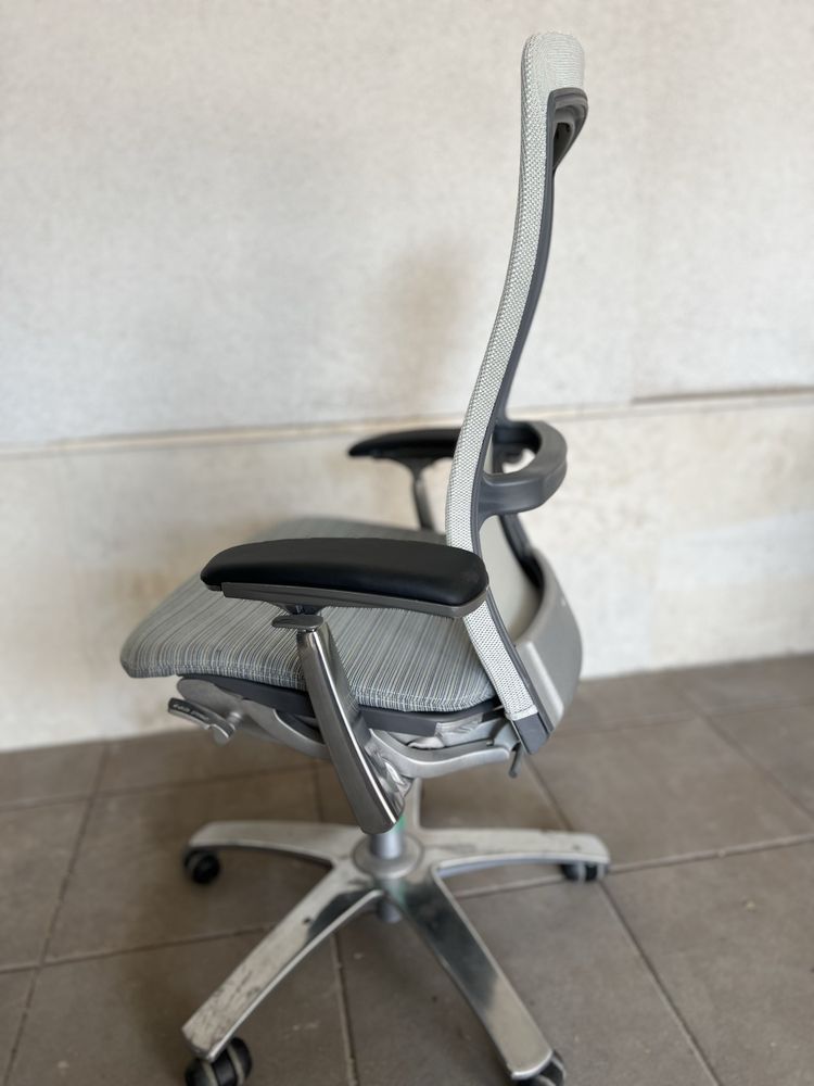 Ергономичен офис стол Knoll Life