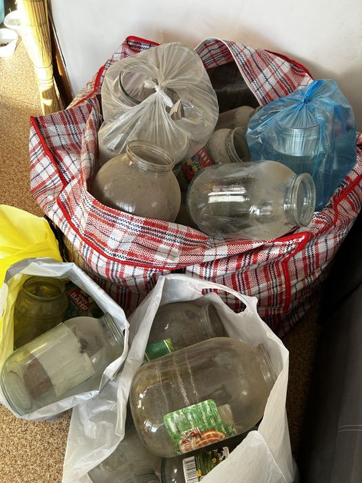 Отдам даром стеклянные банки (разных размеров)