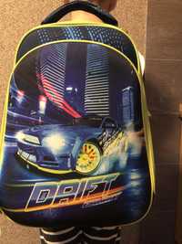 Продам школьный рюкзак для мальчика