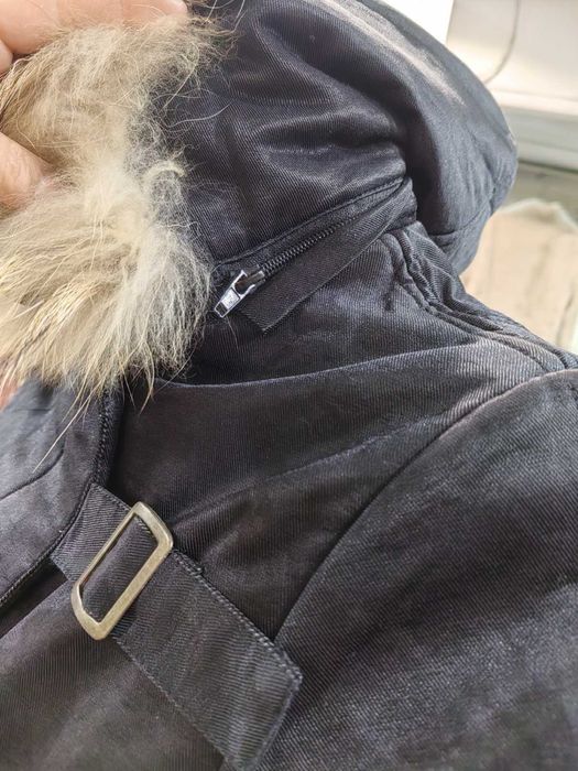 Дамско яке с пухена яка