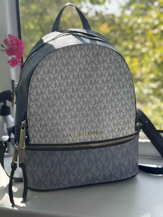 Продам рюкзак Michael kors