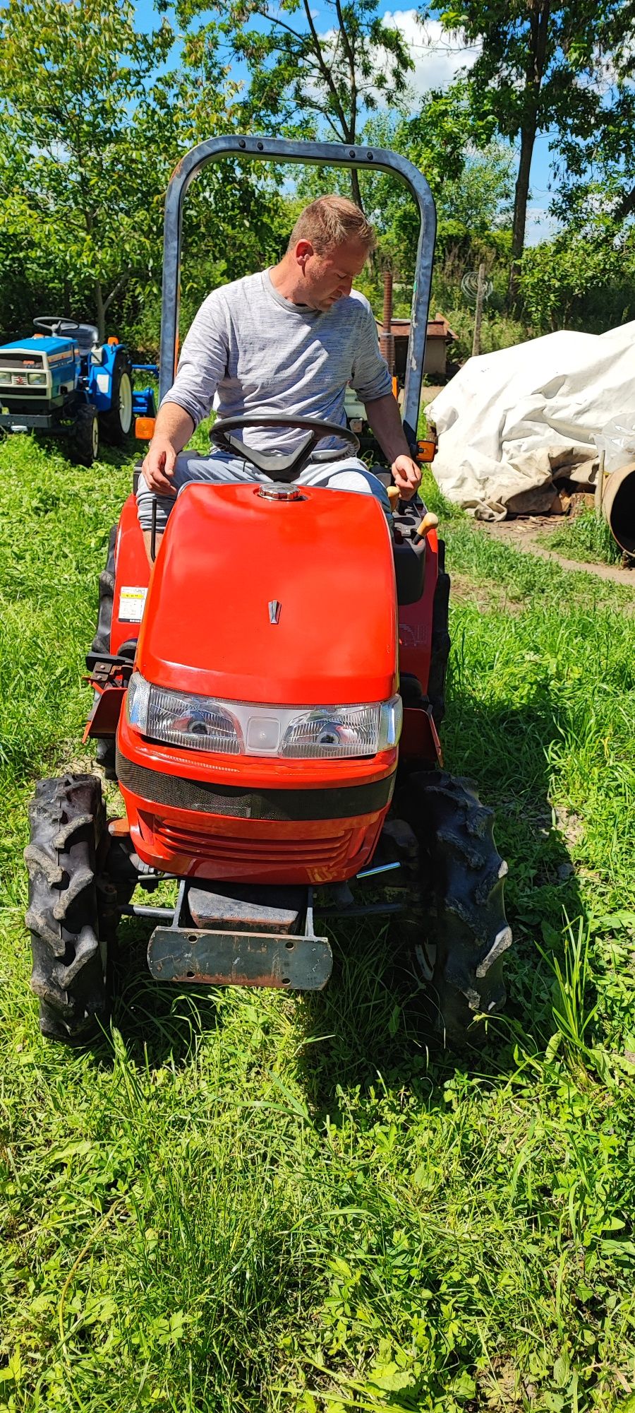 Tractoraș grădină