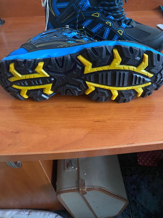 Мъжки спортни зимни обувки