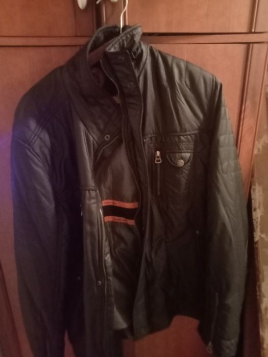 Продам весеннюю куртку
