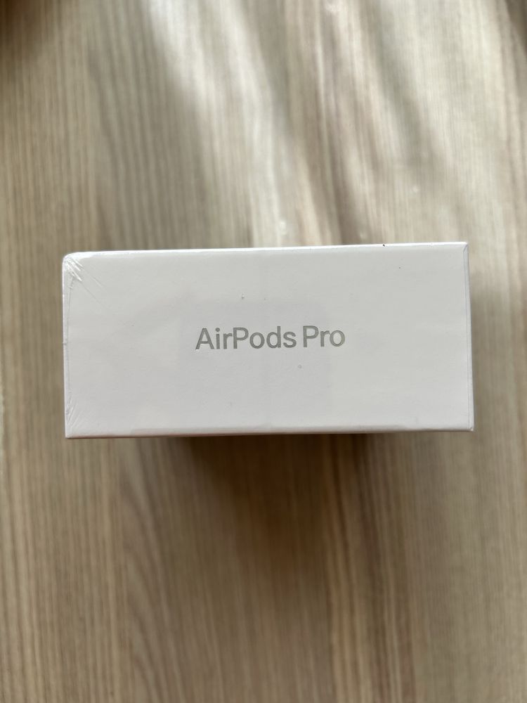 AirPods 2 pro type C в гаранция и неразопаковани!