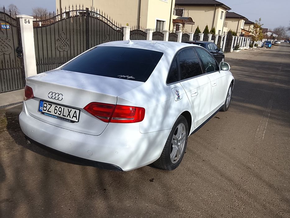 Vând audi A4 b8 143 cai