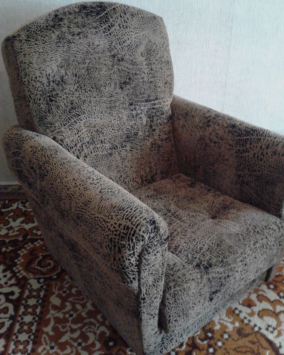 Диван раскладной +2 кресла