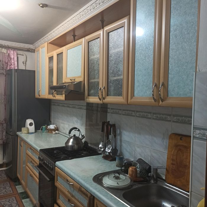 Продам кухонный гарнитур б/у,