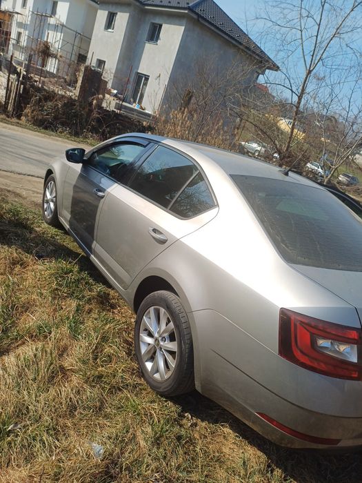 Vând skoda octavia