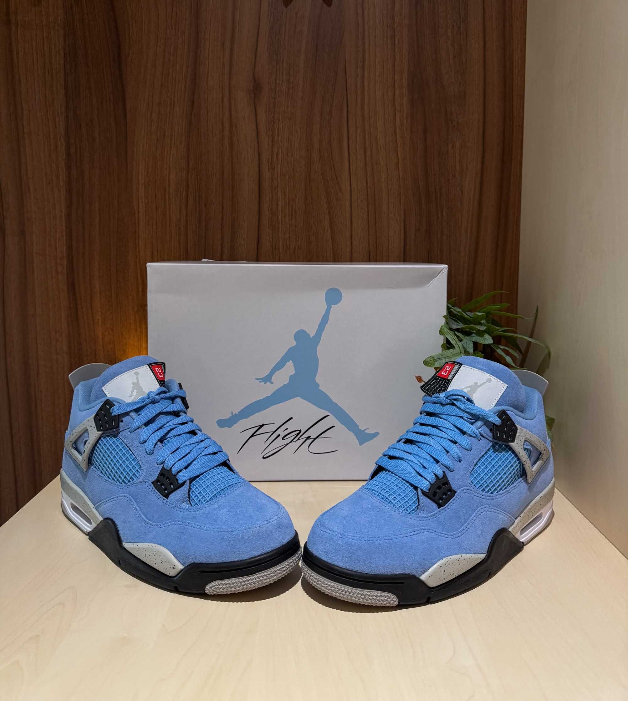 Nike Jordan 4 University Blue Retro UNC