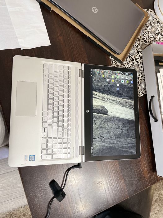 Laptop 2in1  HP envy X360 convertible i7 sau schimb cu Mac