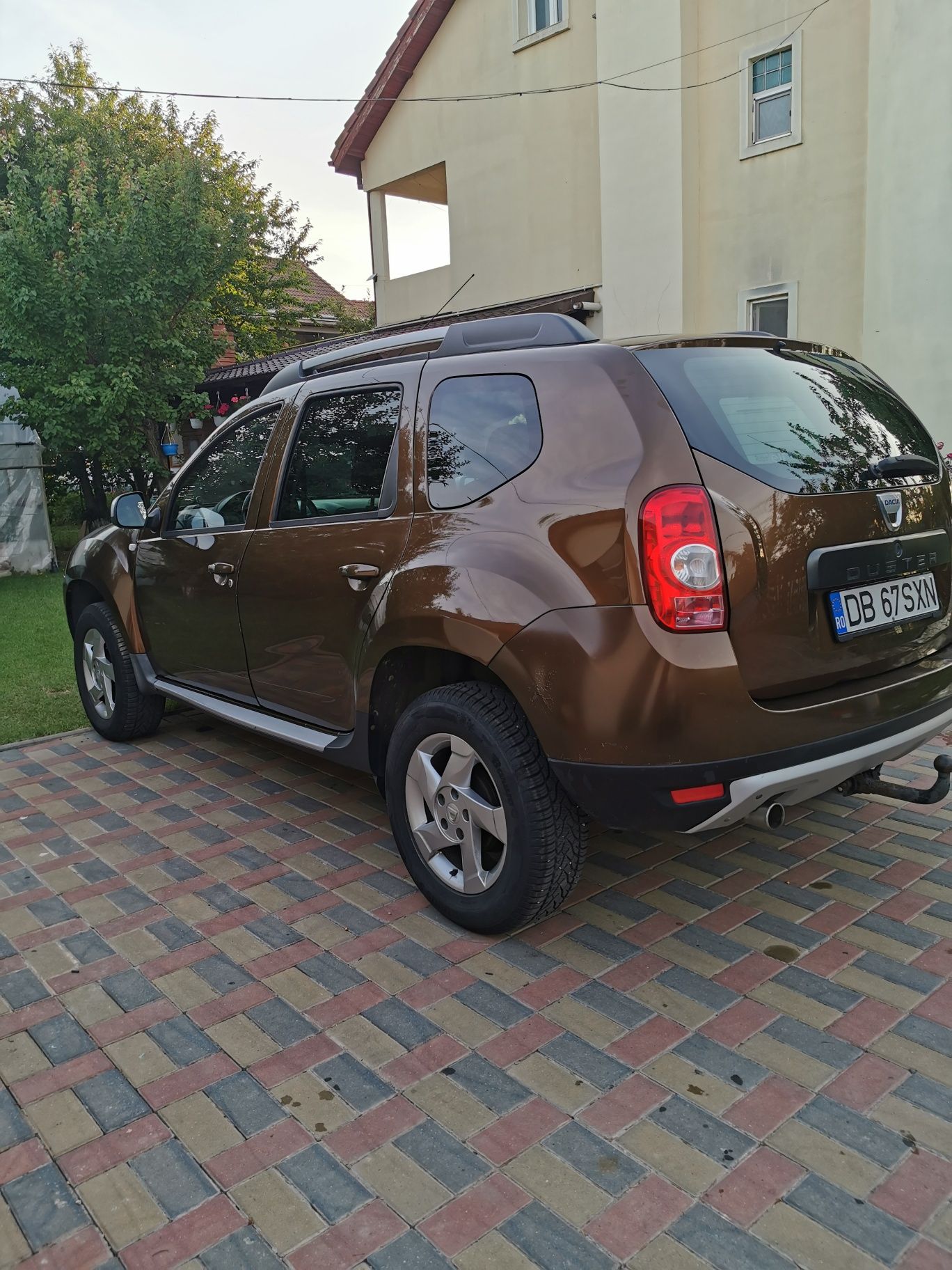 Vand Dacia Duster 1,5 dci 110cp 4x2 din 2011 in stare foarte buna
