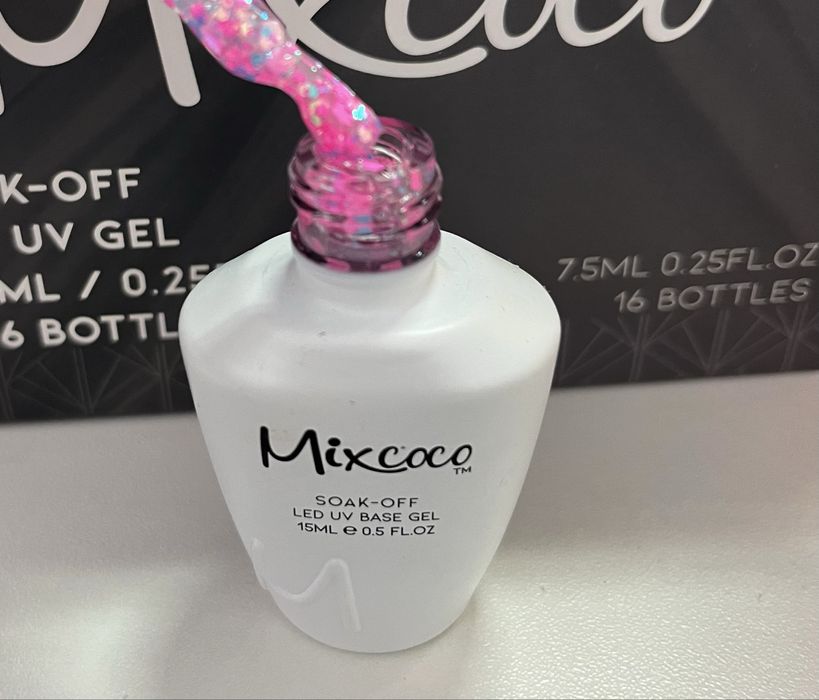 Продавам колекция от гел лакове MİXCOCO Всички са в отлично състояние.