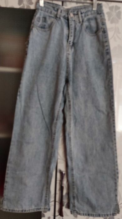 Джинсы молодежные женские