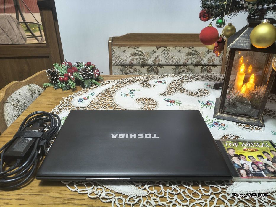 Laptop TOSHIBA TECRA R850 - 17X !