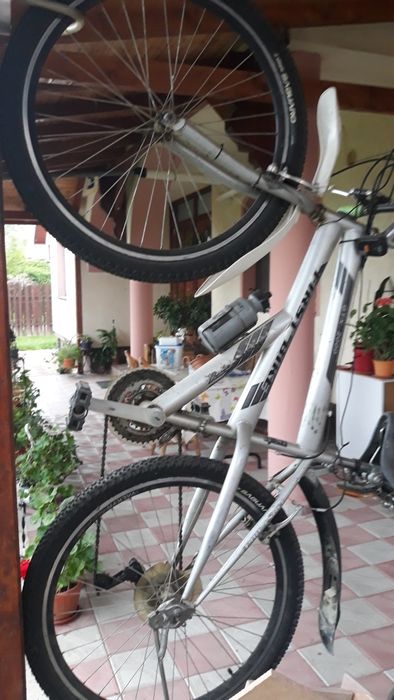 Vând bicicleta FIRST BIKE model GTX 2000 18 viteze.