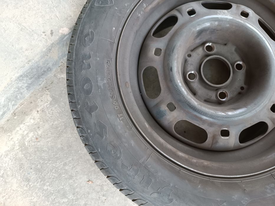 Джанти с летни гуми,14ц.за пасат 95г.