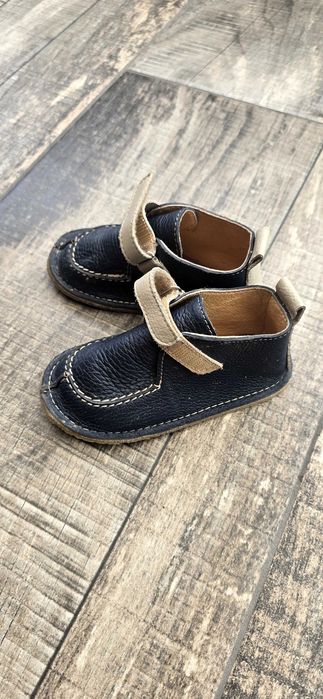 Pantofi din piele pentru copii