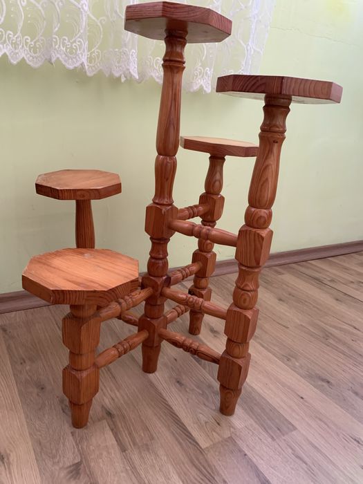 Красив цветарник от чамово дърво за 5 саксии