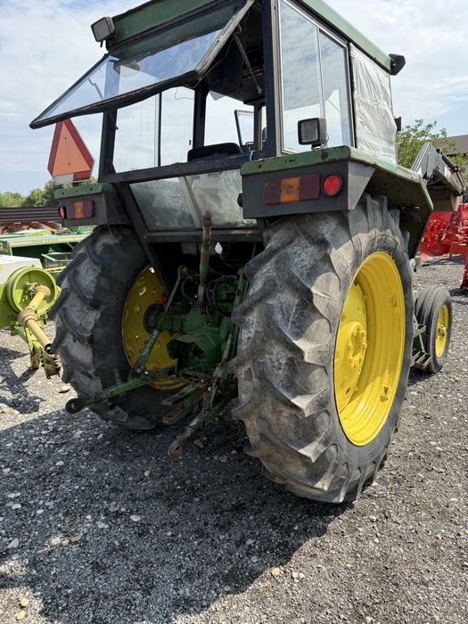 Tractor John Deere 2130 in 4 pistoane de 80 cp Incarcator cupa Fiat 70
