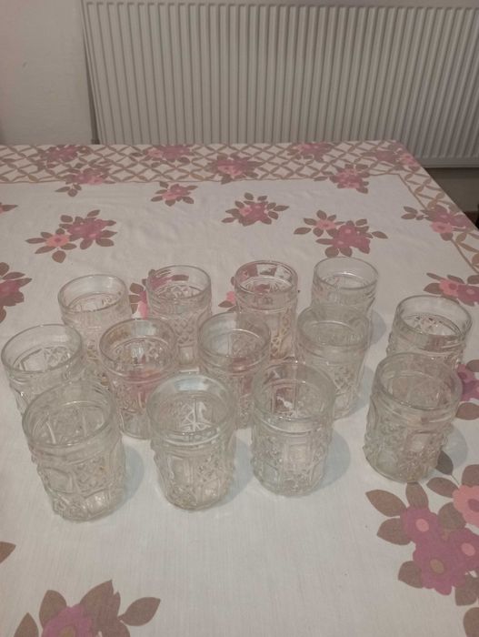 Стъклени чаши от времето на СОЦ-а