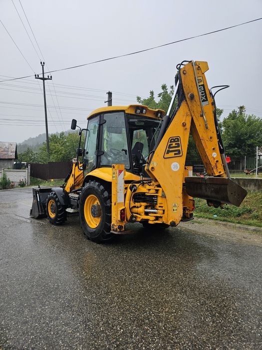 Buldoexcavator jcb