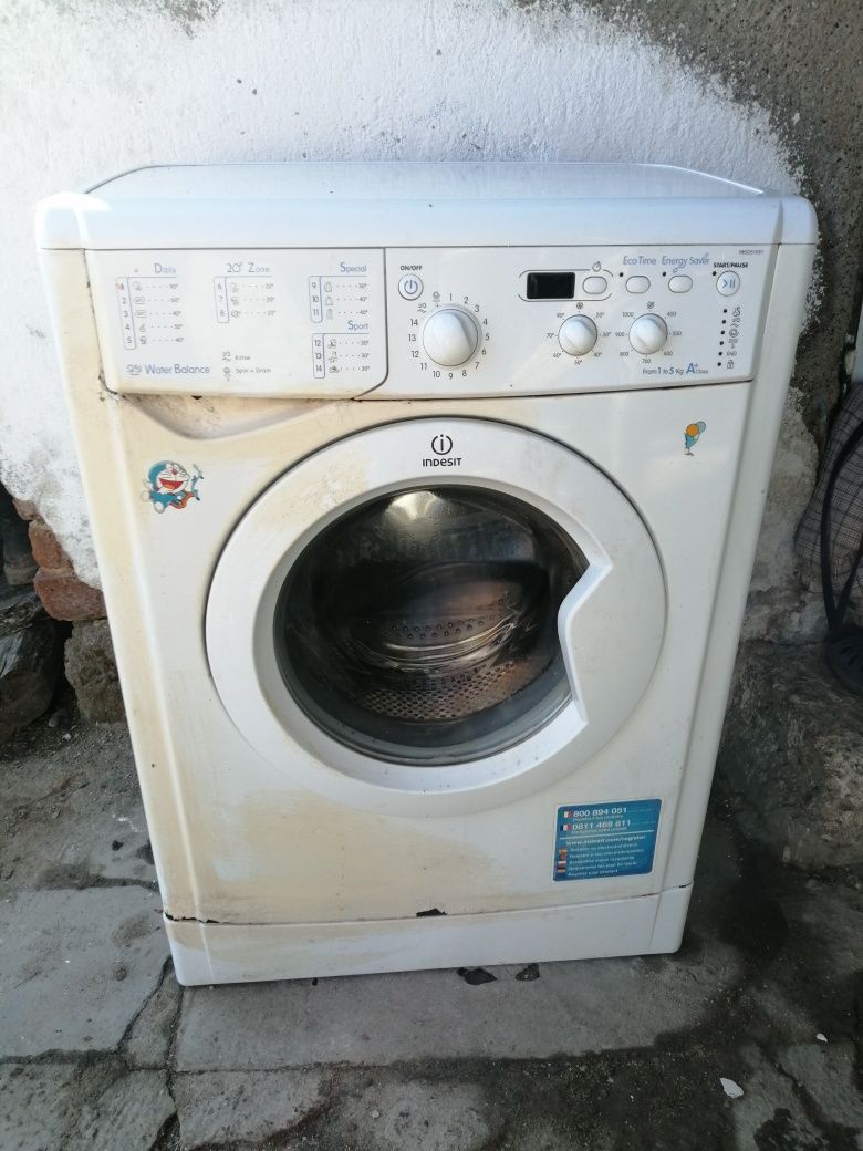 Пералня Indesit IWSD51051