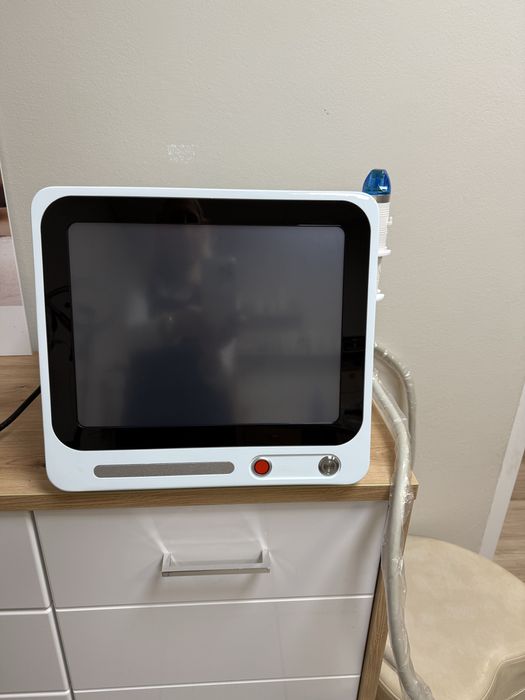 Продавам чисто нов апарат за  фракционен RF лифтинг