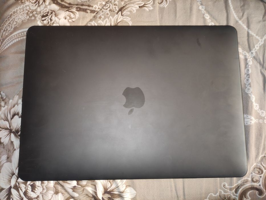 Macbook pro m1  2020 8/256