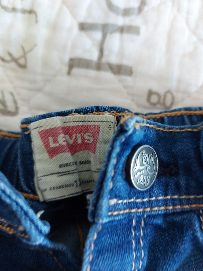 Блузки за бебе, жилетки , блуза Guess , LEVIS дънки