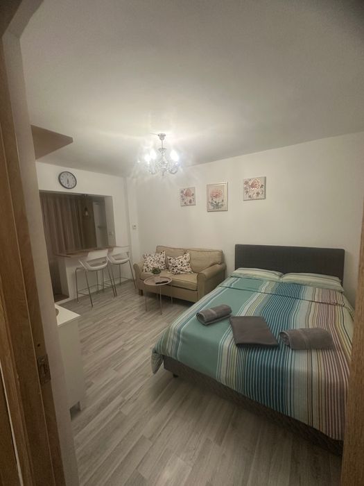 Închiriez garsonieră regim hotelier