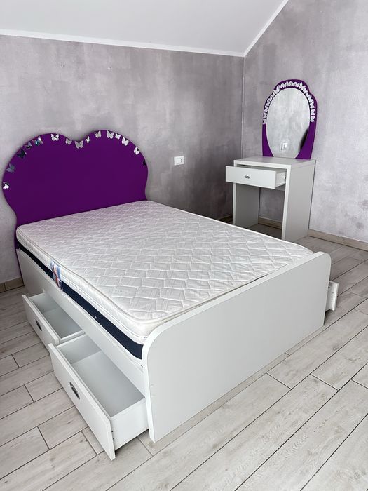 Vand Pat cu Saltea si Masuța de toaleta