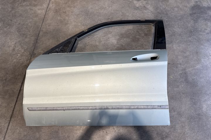 Usa / Portiera fata stanga Mercedes-Benz GLK-Class  seria