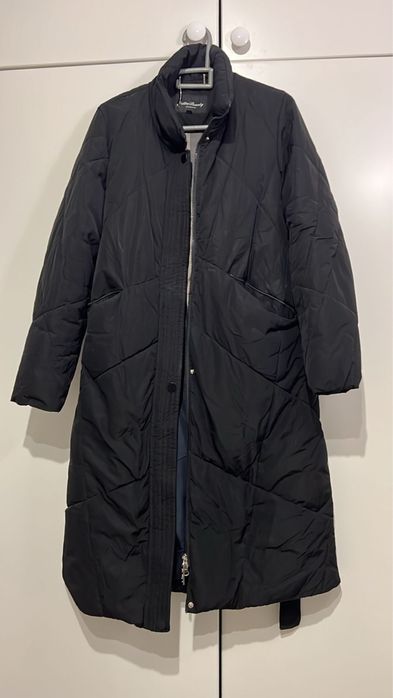 Зимняя куртка цвет черный , однотоная