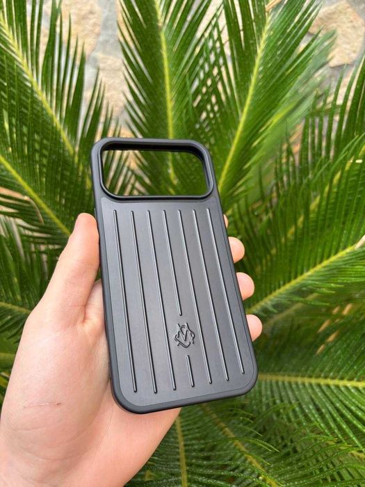 чехол за афона 17 про макс марката RIMOWA