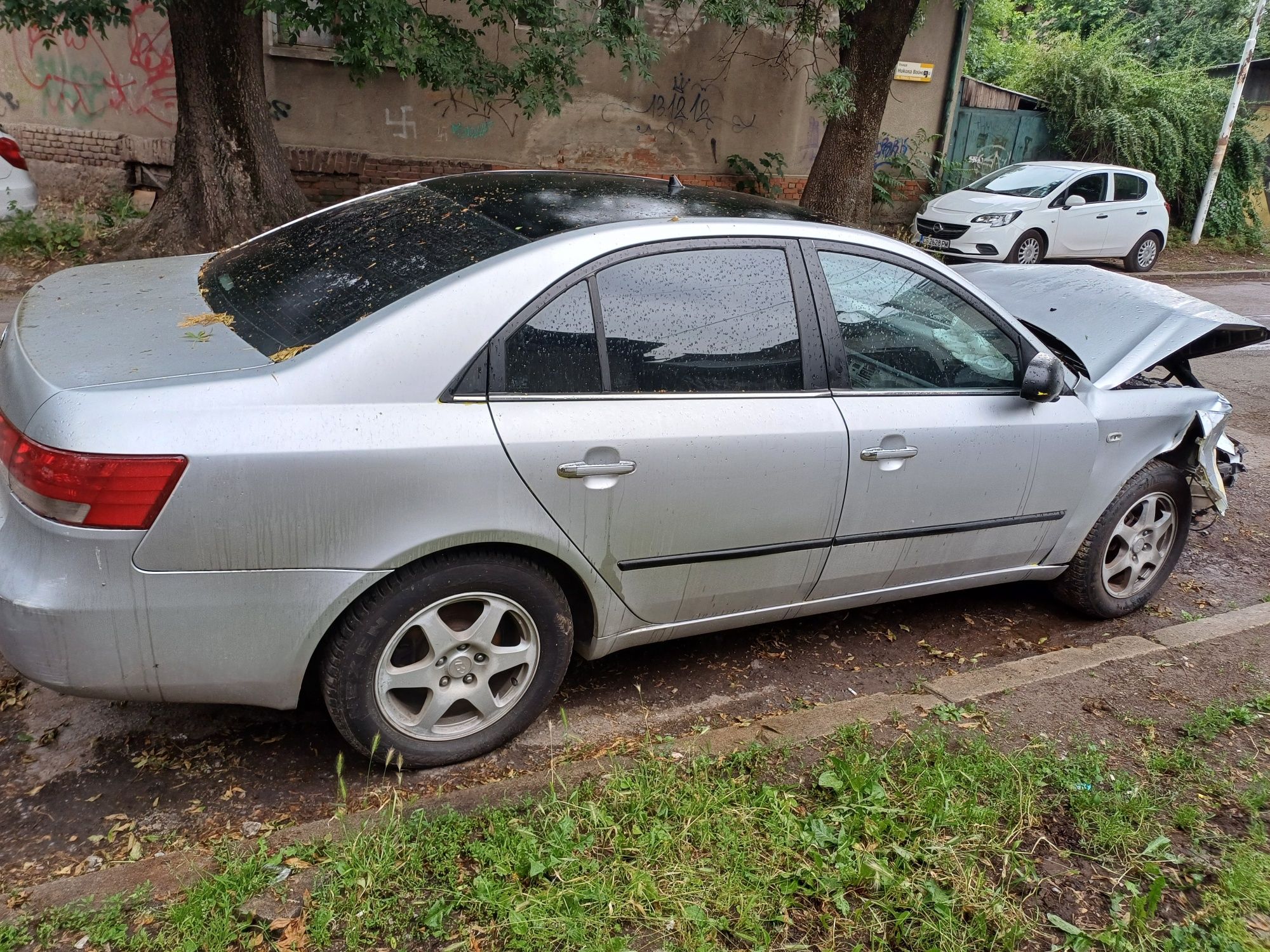 Продава се цяла за части Hyundai sonata 3.3