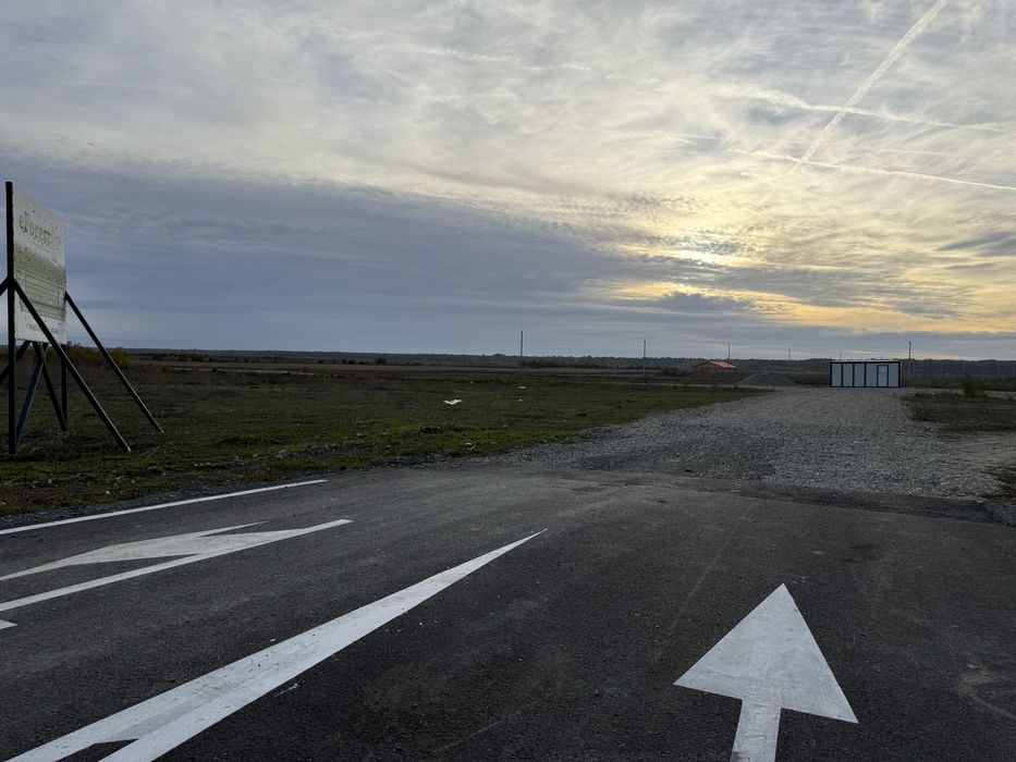 Acad. Titi Aur, 544 mp. langă E Forest, intravilan, particular