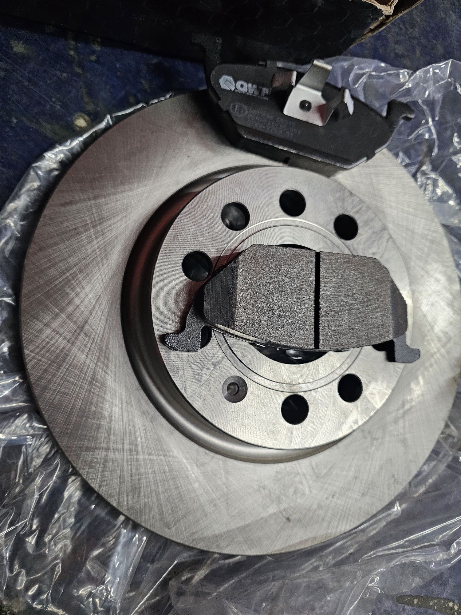 Discuri frana noi fata qwp vw audi seat skoda by trw cu placute