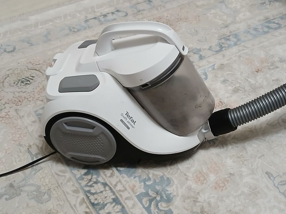 Продаю мощный пылесос