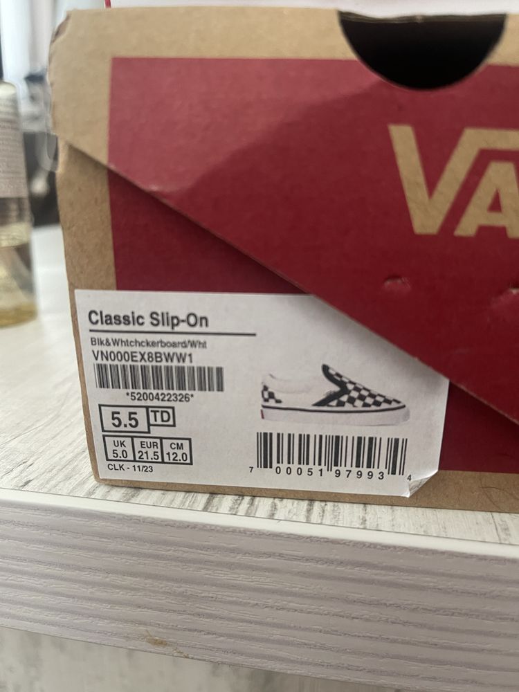 Чисто нови детски обувки-VANS