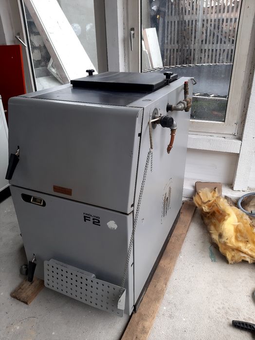 Centrala Froling pe lemne.